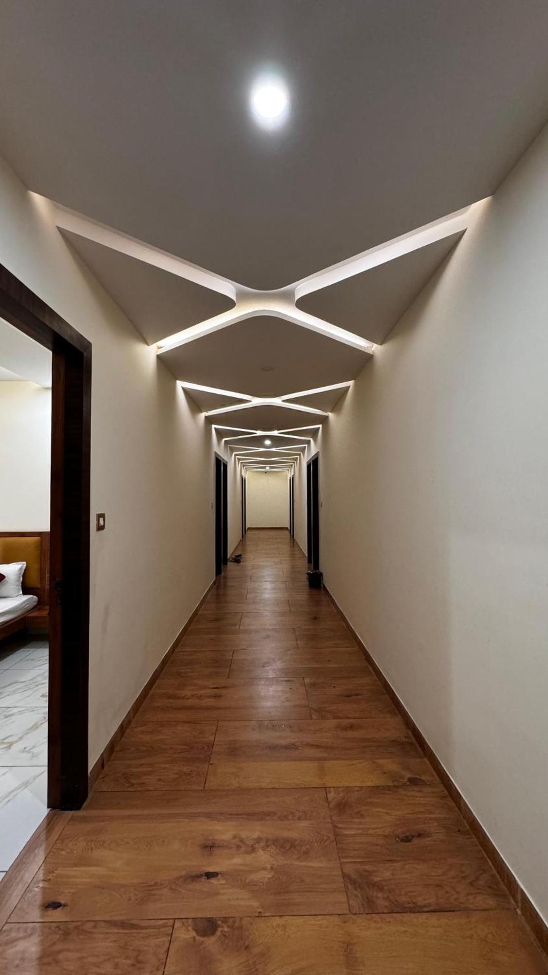 Hotel Prakasham 우자인 외부 사진